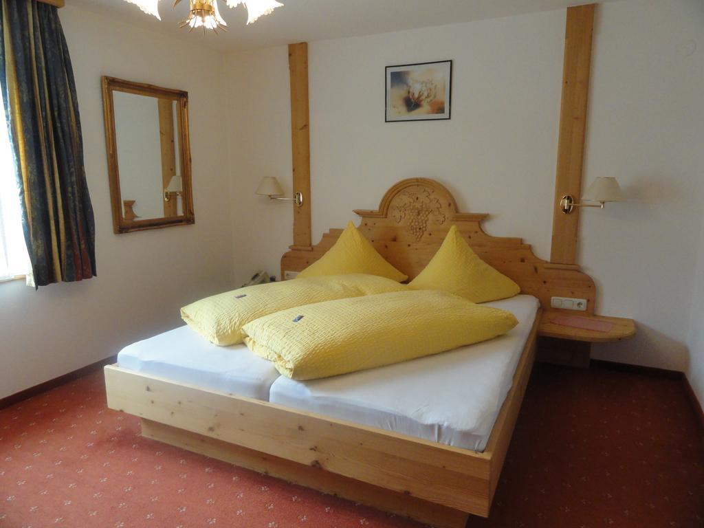 Hotel Traube Sankt Gallenkirch Habitación foto